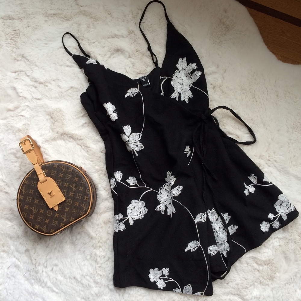 ⛔️SOLD Black Embroidered White Floral Romper